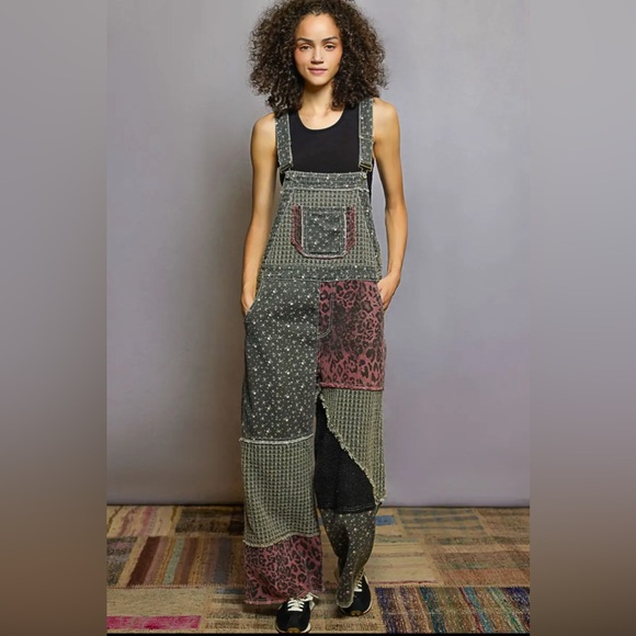 Animal Printed Floral Print Frayed Edge
Twill Woven Overalls color black - Picture 1 of 5